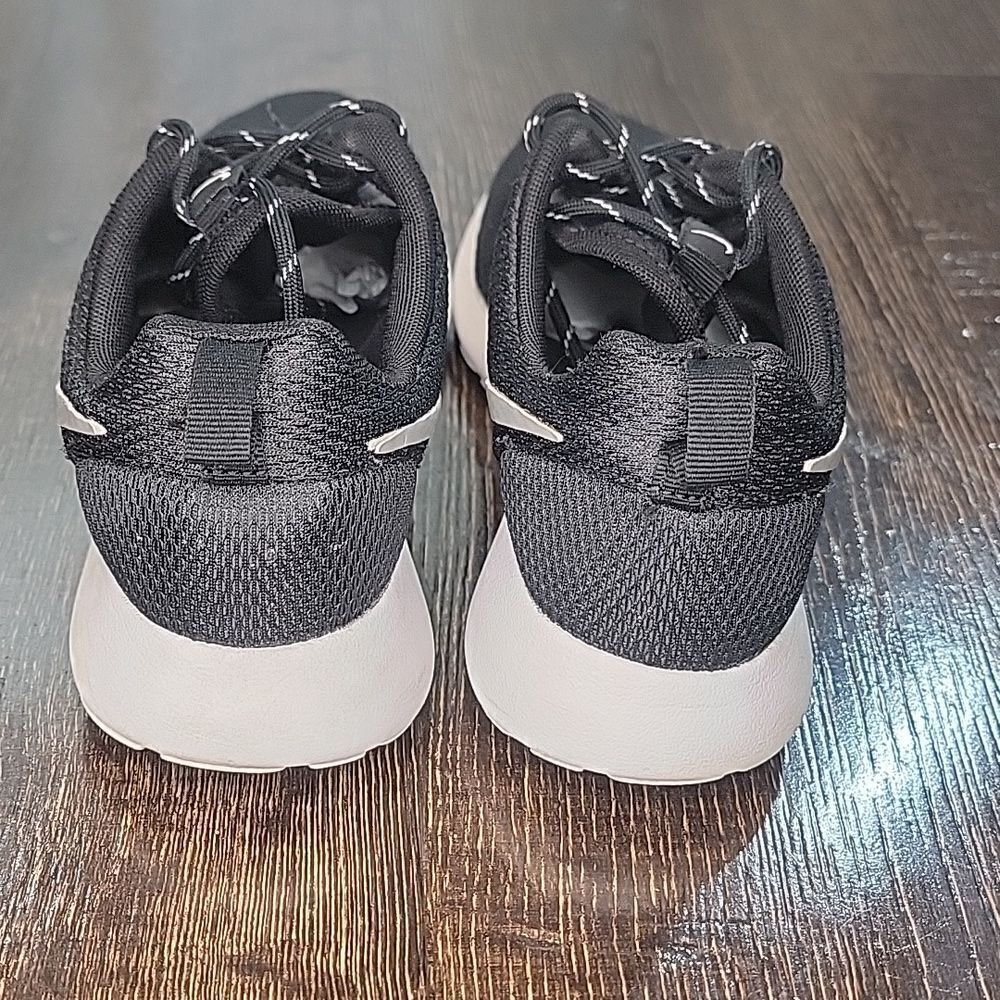 Nike Roshe Training Running Sneaker - Picture 4 of 13